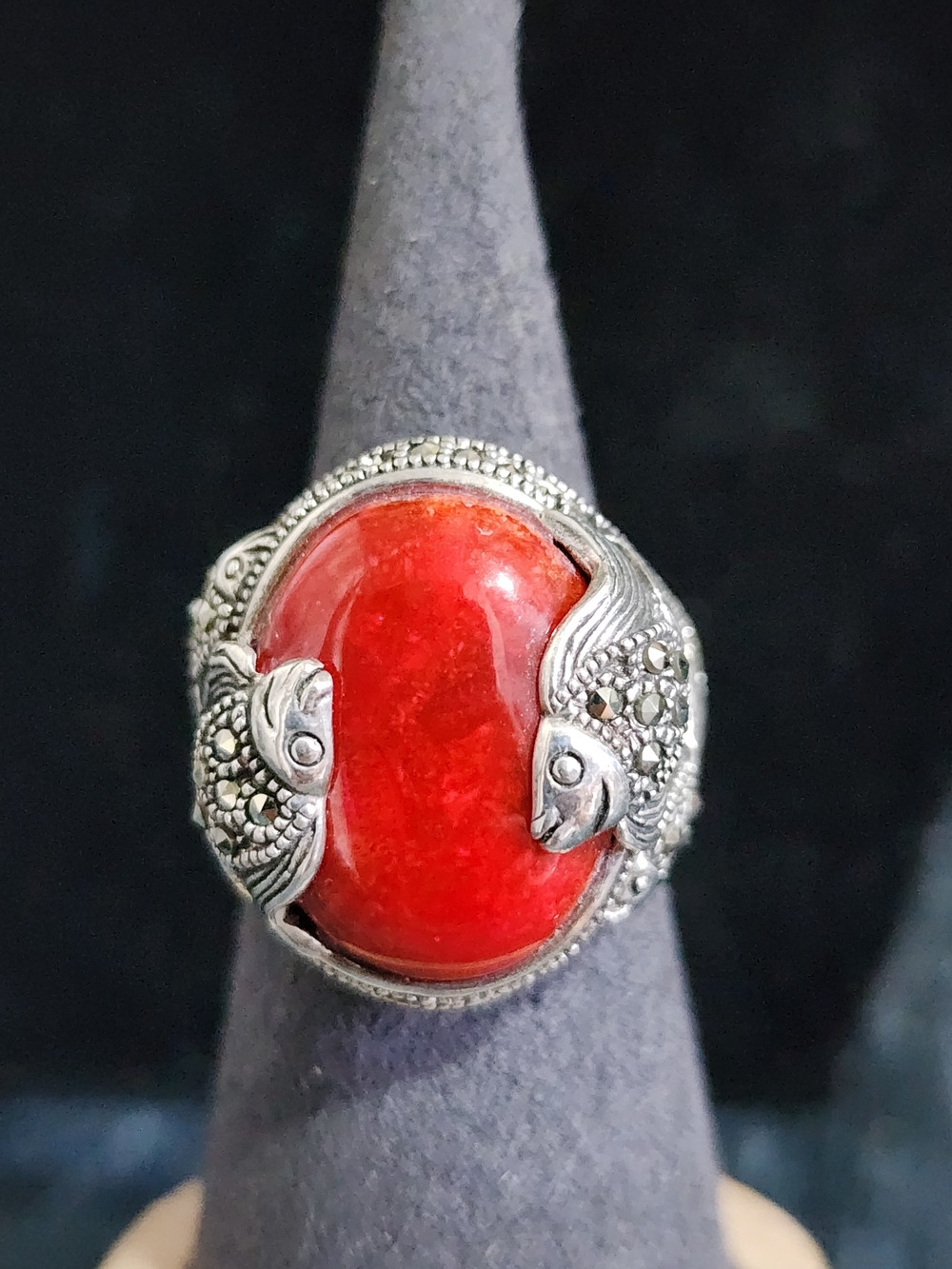Vintage 925 Sterling Silver Marcasite Red Coral Fish Statement Ring Boho - Picture 3 of 7